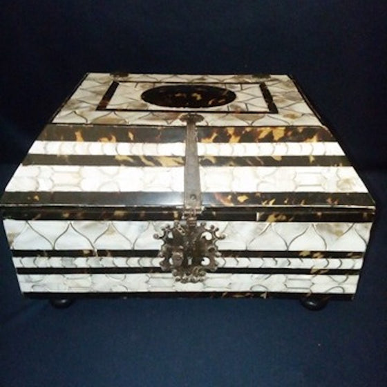 Caja de Madreperla y Carey