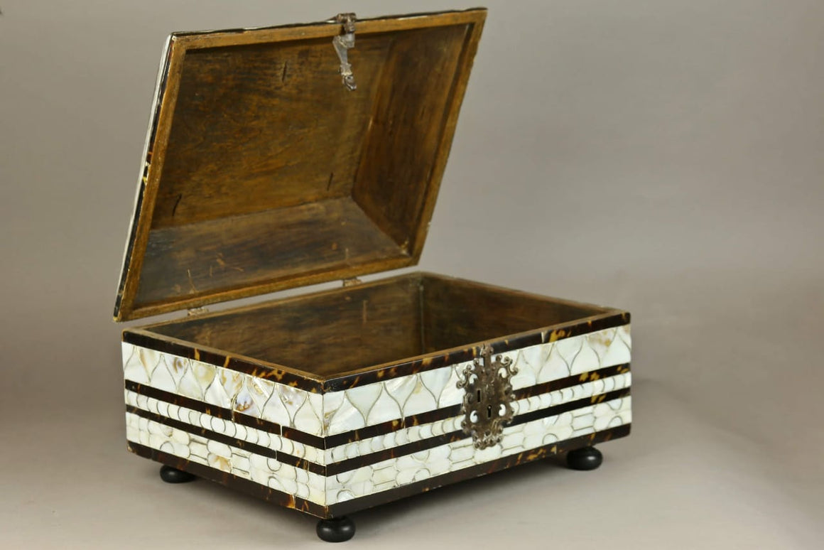 Caja de Madreperla y Carey